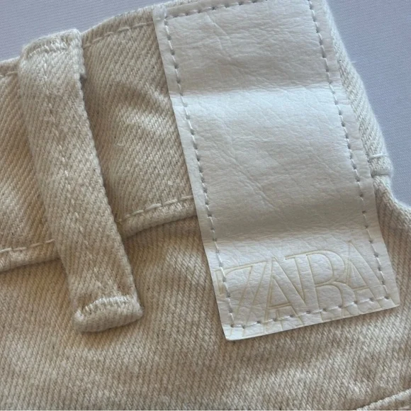 ZARA Cream Off White Cut Off High Waist Shorts with Adorable Button NWOT Size 6 - Picture 10 of 16